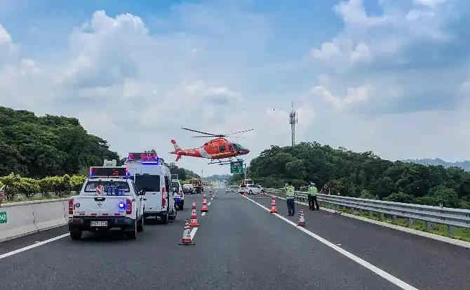 东乌珠穆沁旗高速公路汽车救援案例